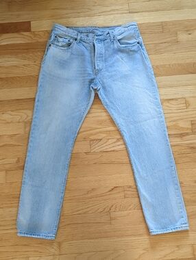 Men's Levi's 501 Retro Classic 90s Light Wash Straight Leg Jeans